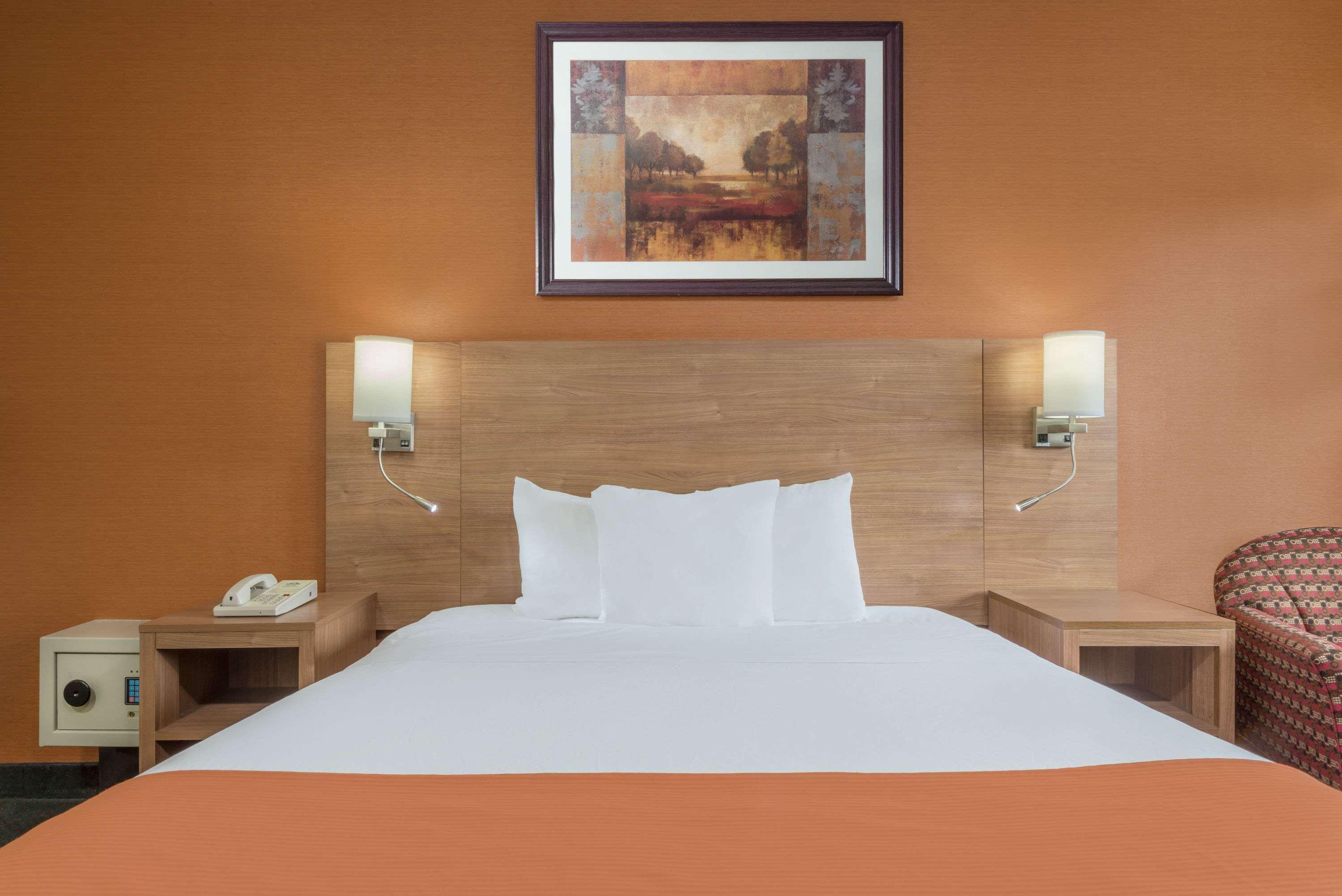Days Inn By Wyndham Columbus Fairgrounds מראה חיצוני תמונה