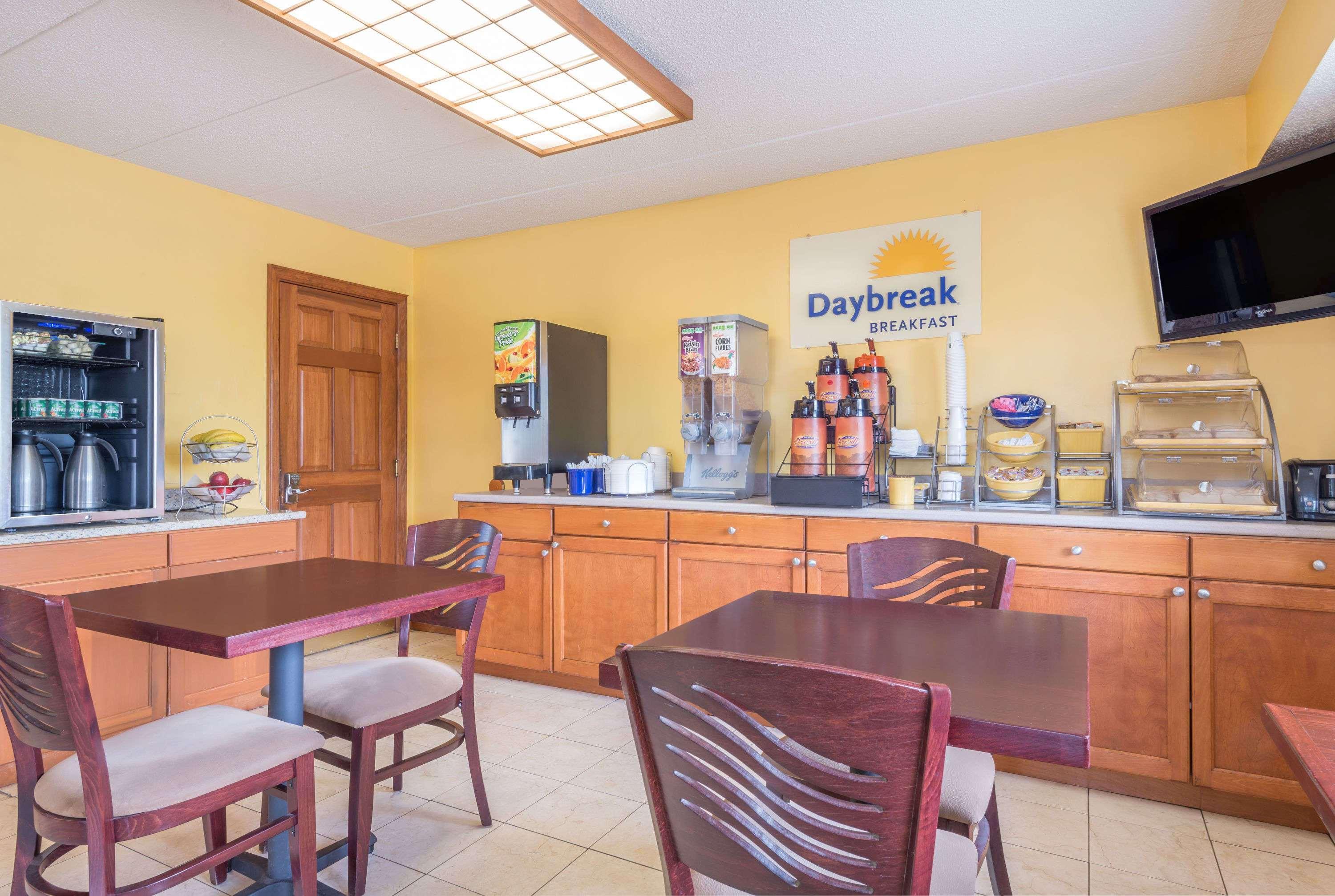 Days Inn By Wyndham Columbus Fairgrounds מראה חיצוני תמונה