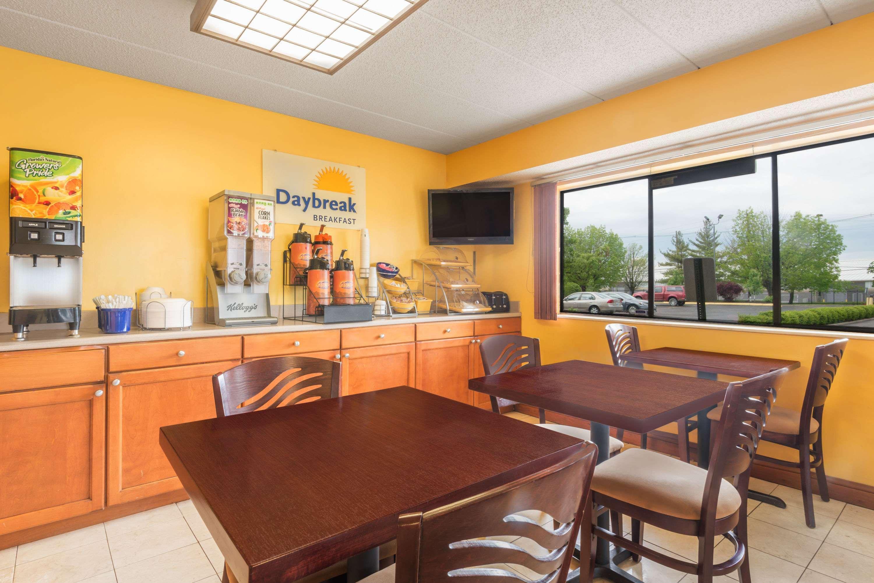 Days Inn By Wyndham Columbus Fairgrounds מראה חיצוני תמונה