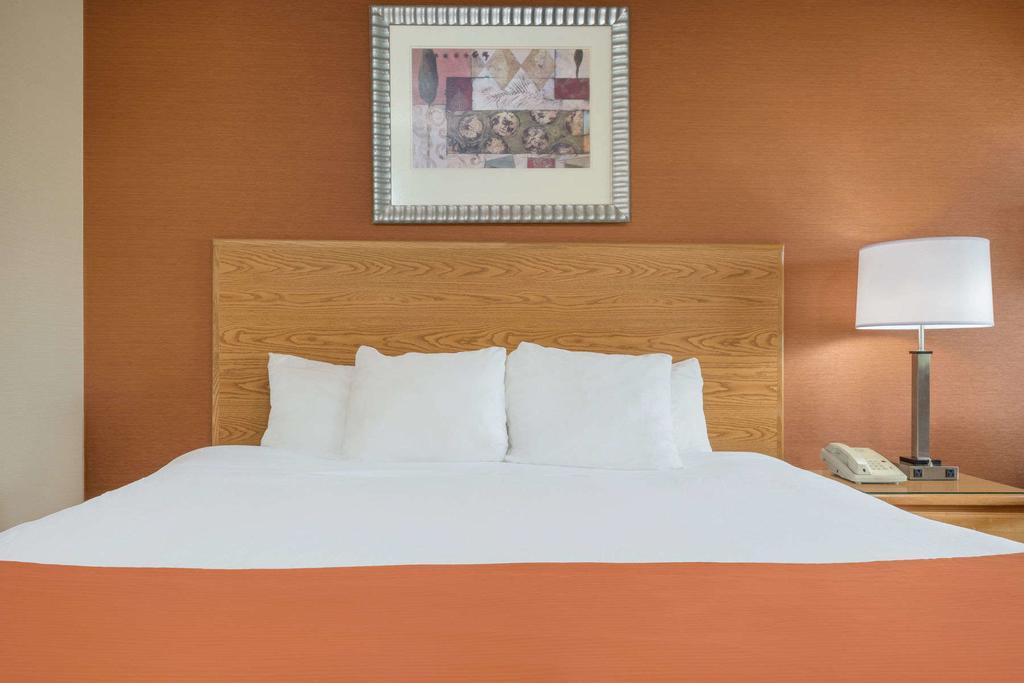 Days Inn By Wyndham Columbus Fairgrounds מראה חיצוני תמונה